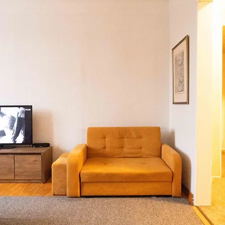 Old Town Riverside Apartman *